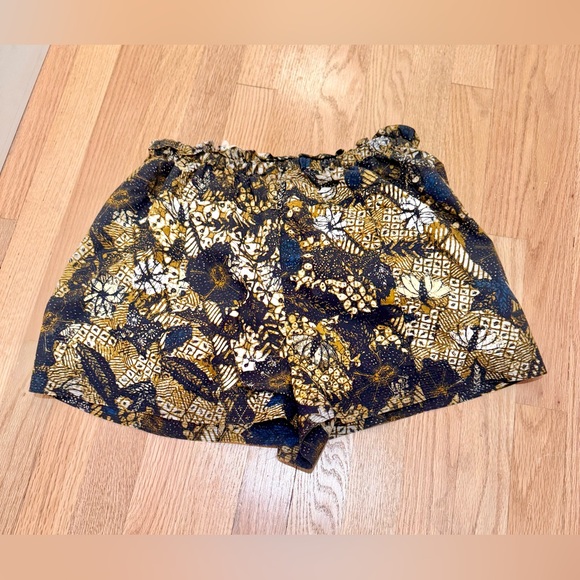 Patterned High-Waist Shorts with Rope Tie - Picture 4 of 6